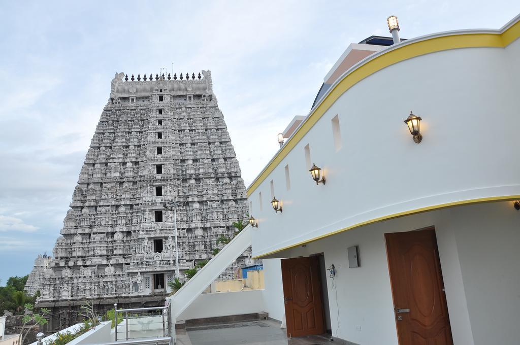 Sri Sarvesha Js Palace Temple View Tiruvannámalaj Kültér fotó